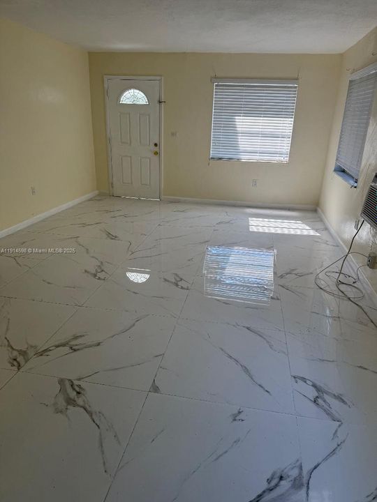 На продажу: $700,000 (0 спален, 0 ванн, 1500 Квадратных фут)