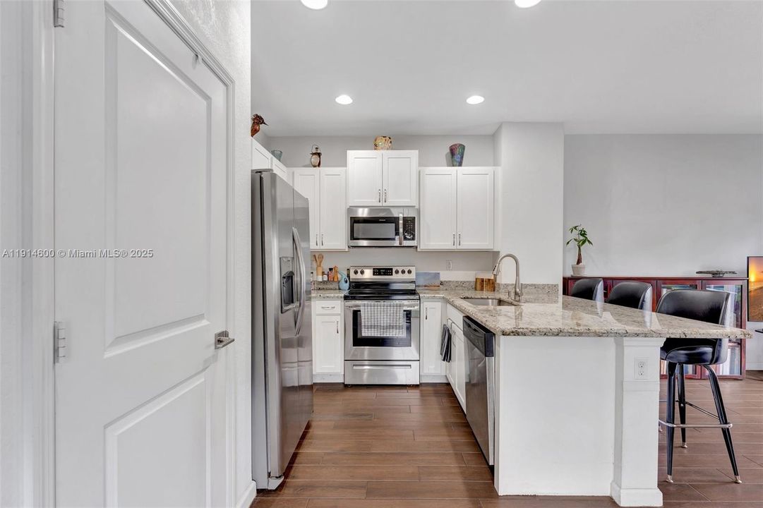 待售: $379,900 (3 贝兹, 2 浴室, 1496 平方英尺)