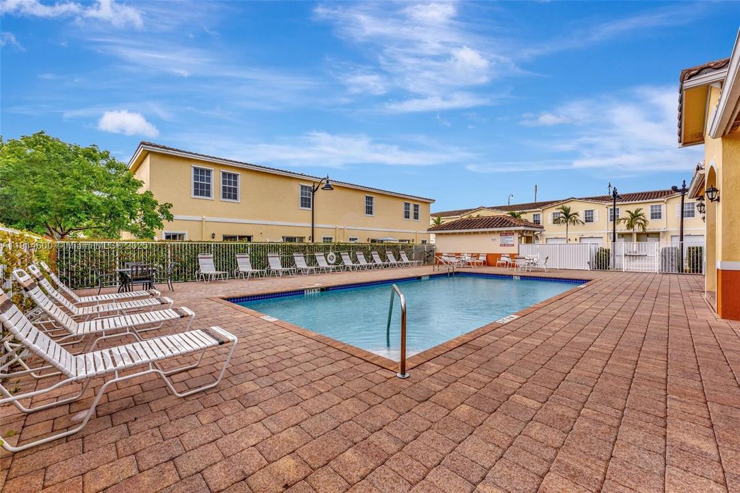 待售: $379,900 (3 贝兹, 2 浴室, 1496 平方英尺)