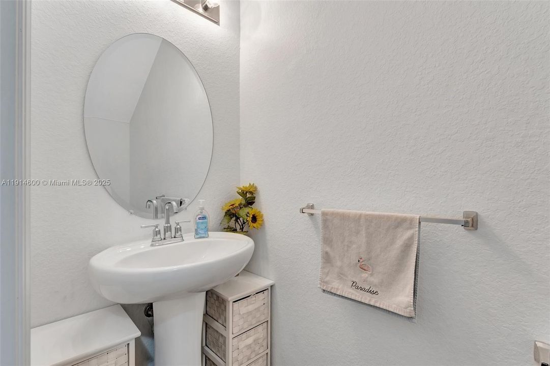 待售: $379,900 (3 贝兹, 2 浴室, 1496 平方英尺)