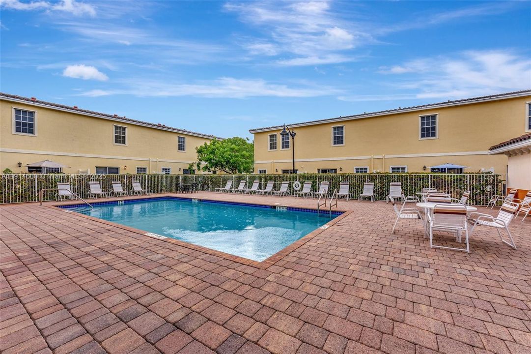 待售: $379,900 (3 贝兹, 2 浴室, 1496 平方英尺)