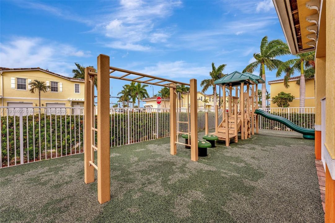 待售: $379,900 (3 贝兹, 2 浴室, 1496 平方英尺)