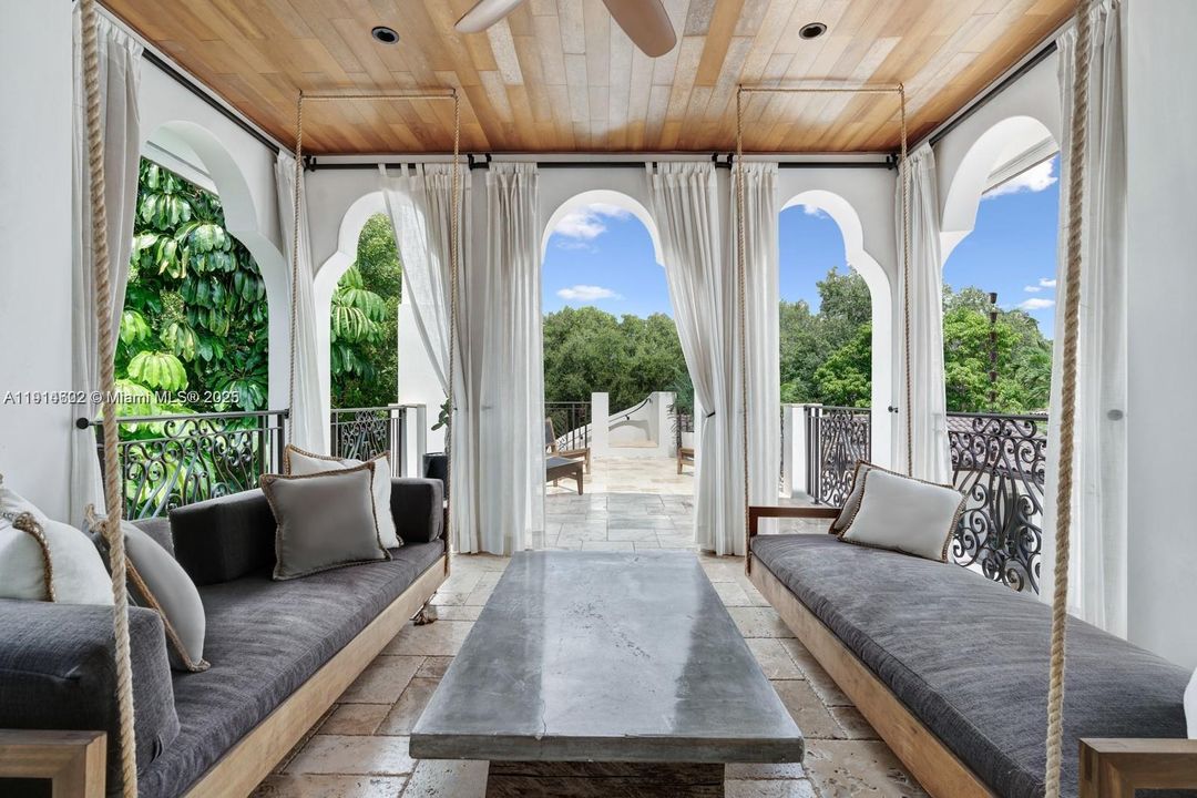 For Sale: $4,900,000 (6 beds, 6 baths, 6583 Square Feet)