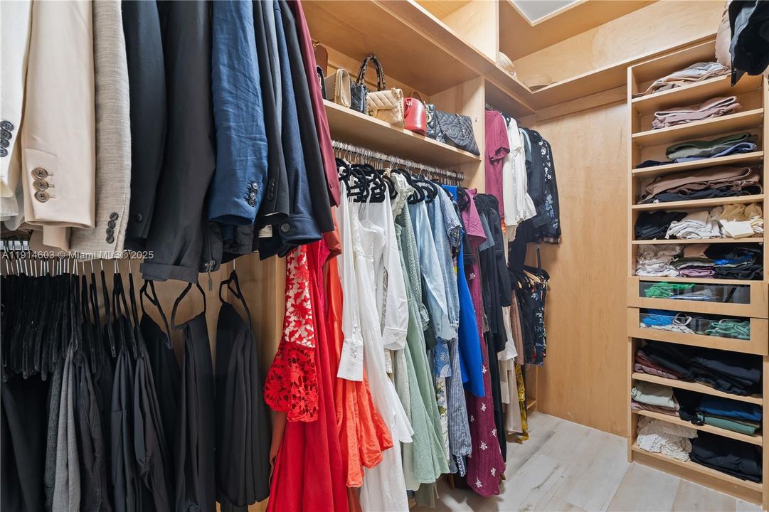 Active With Contract: $7,500 (2 beds, 2 baths, 1795 Square Feet)