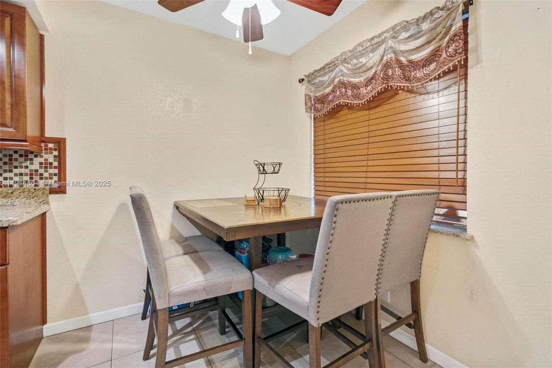 En Venta: $170,000 (2 camas, 2 baños, 1002 Pies cuadrados)