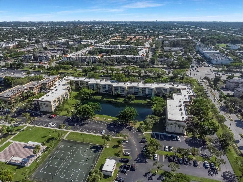 En Venta: $170,000 (2 camas, 2 baños, 1002 Pies cuadrados)