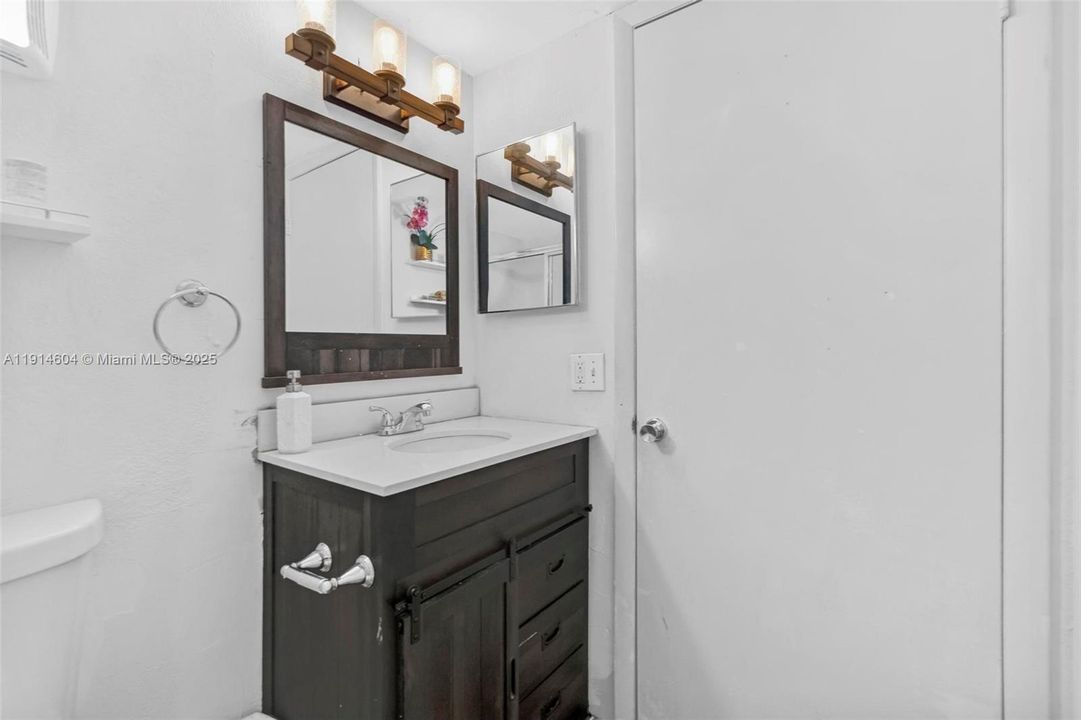 En Venta: $170,000 (2 camas, 2 baños, 1002 Pies cuadrados)