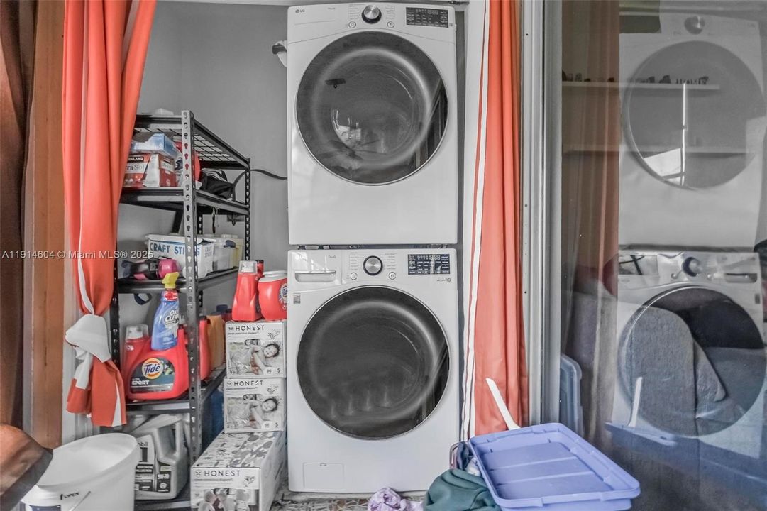 En Venta: $170,000 (2 camas, 2 baños, 1002 Pies cuadrados)