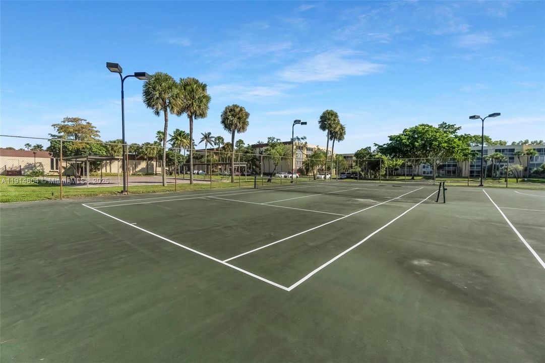 En Venta: $170,000 (2 camas, 2 baños, 1002 Pies cuadrados)