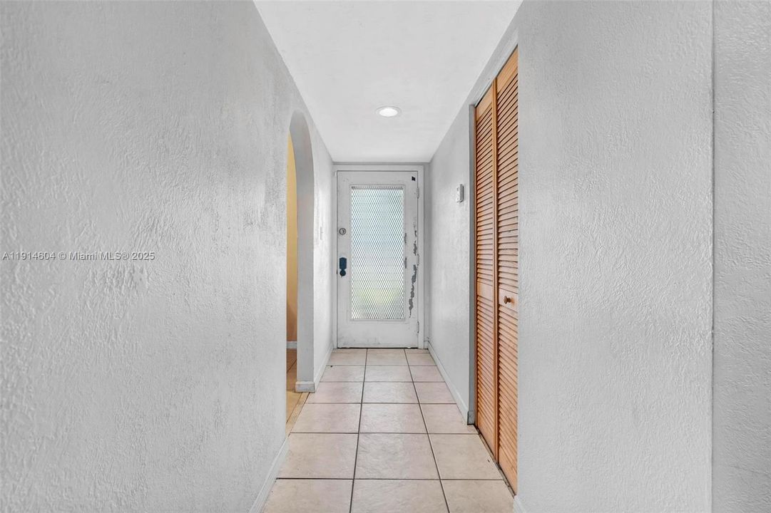 En Venta: $170,000 (2 camas, 2 baños, 1002 Pies cuadrados)