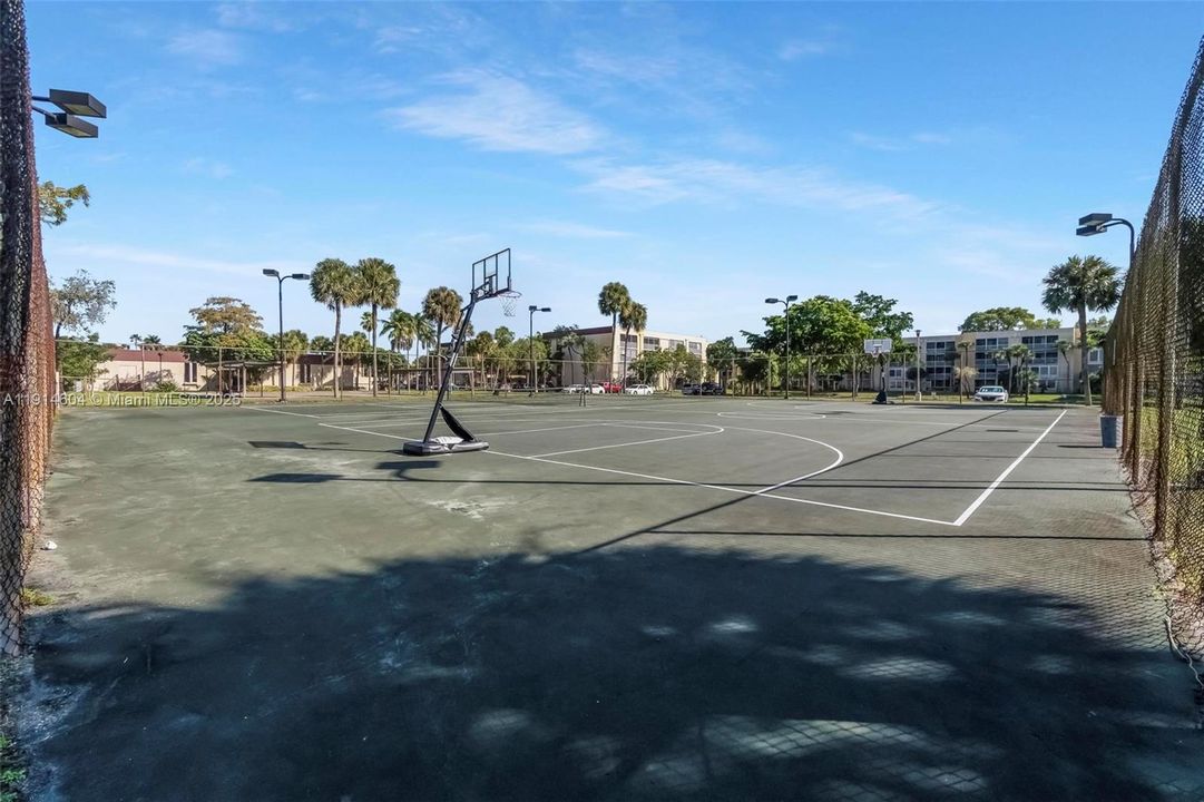 En Venta: $170,000 (2 camas, 2 baños, 1002 Pies cuadrados)