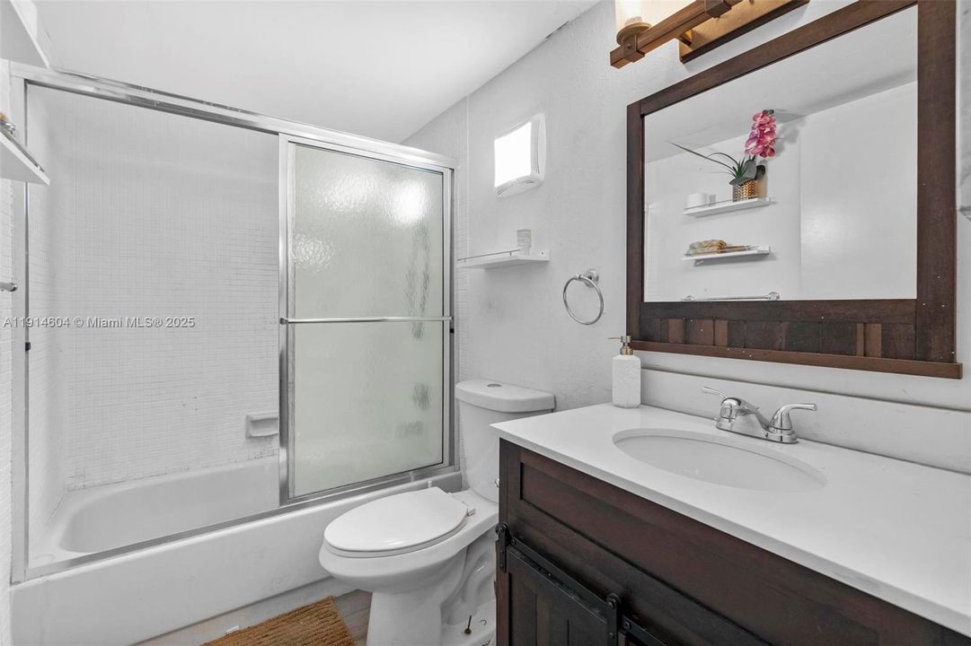 En Venta: $170,000 (2 camas, 2 baños, 1002 Pies cuadrados)