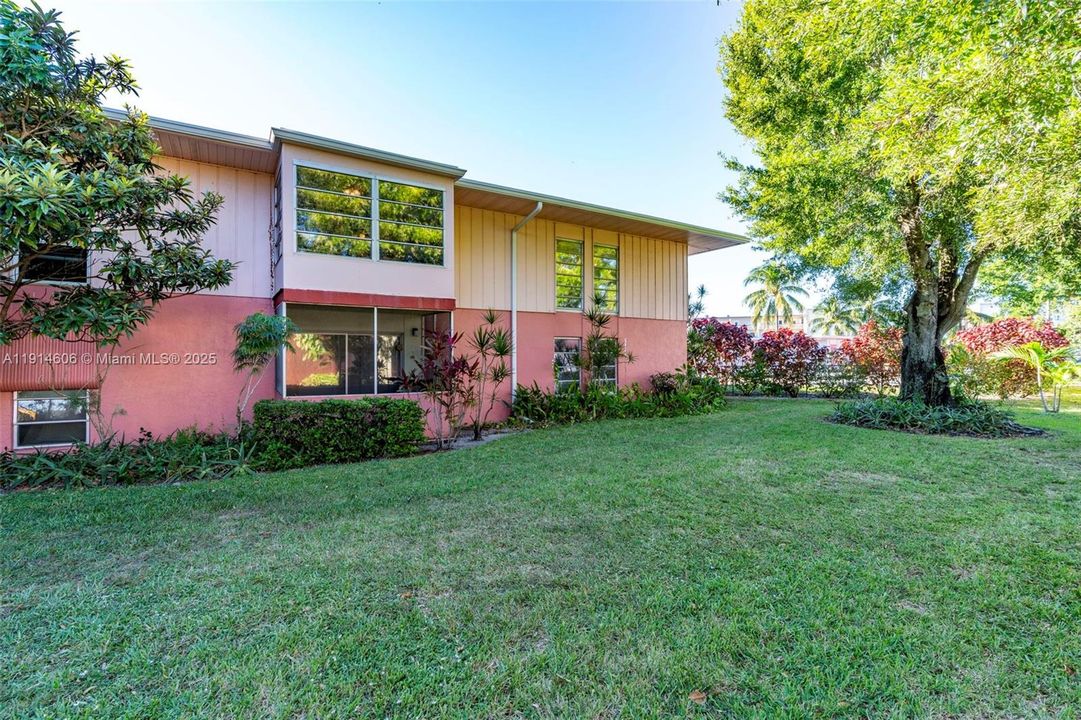 En Venta: $95,000 (2 camas, 2 baños, 888 Pies cuadrados)