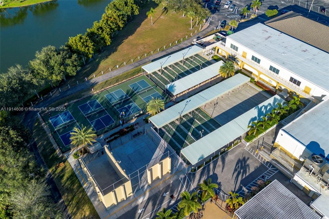 En Venta: $95,000 (2 camas, 2 baños, 888 Pies cuadrados)