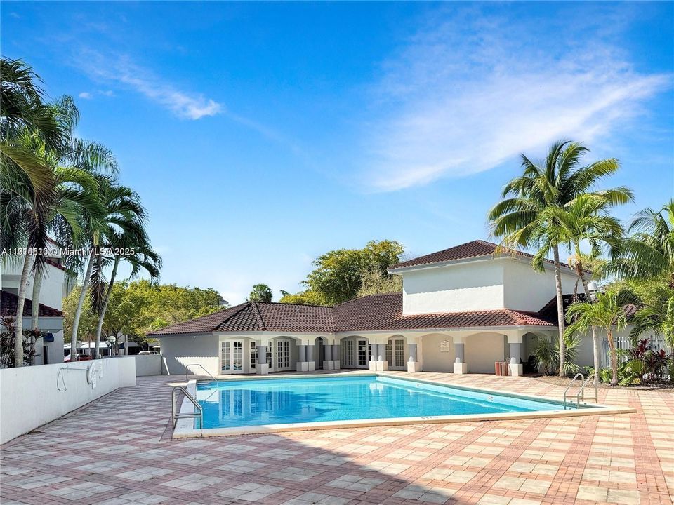 Active With Contract: $1,899 (1 beds, 1 baths, 796 Square Feet)