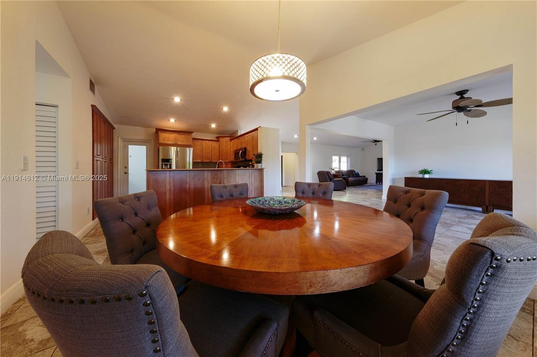 For Sale: $899,000 (4 beds, 2 baths, 2338 Square Feet)