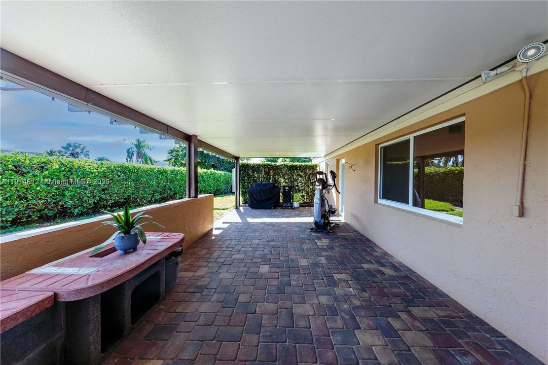 For Sale: $899,000 (4 beds, 2 baths, 2338 Square Feet)