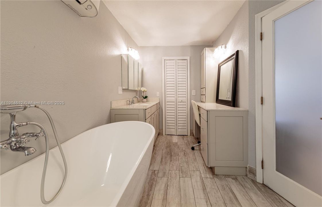 For Sale: $899,000 (4 beds, 2 baths, 2338 Square Feet)