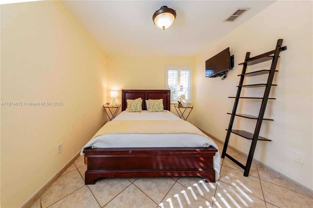 For Sale: $899,000 (4 beds, 2 baths, 2338 Square Feet)