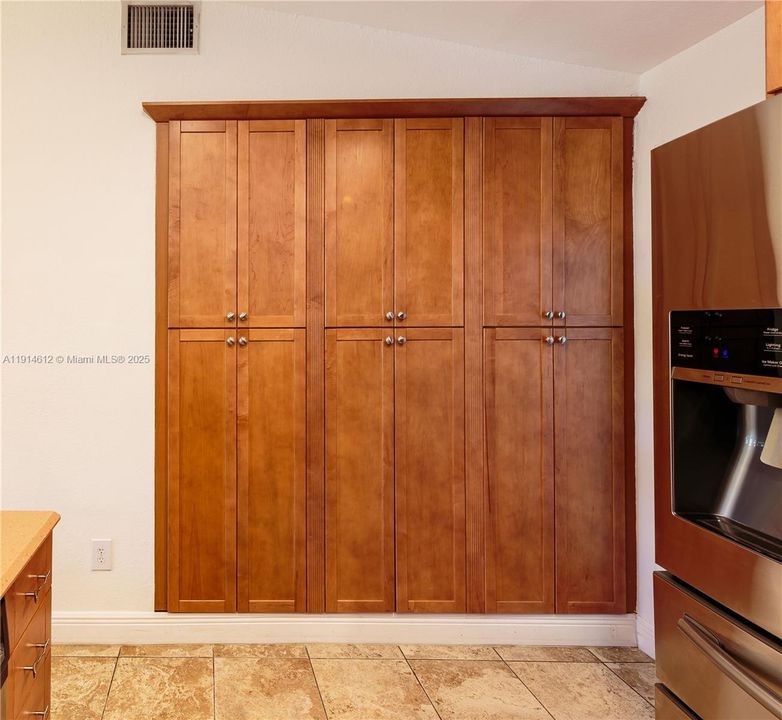 For Sale: $899,000 (4 beds, 2 baths, 2338 Square Feet)