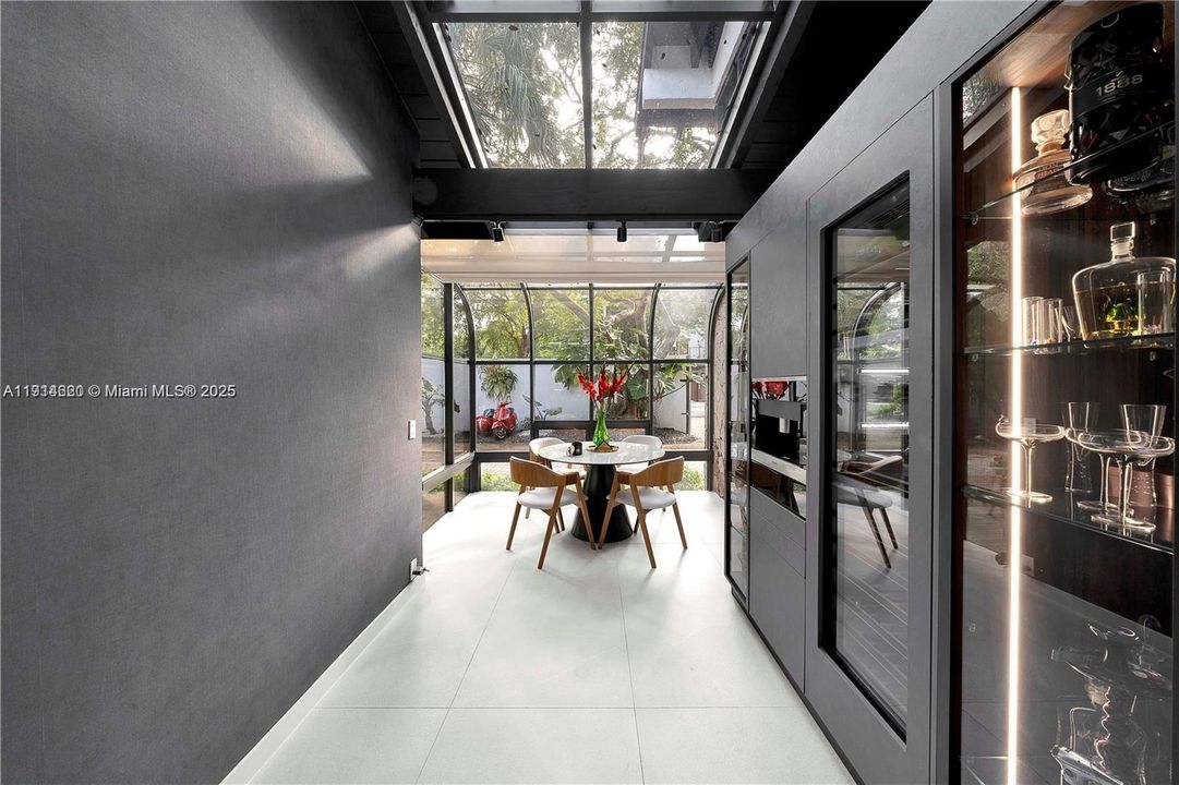 В аренду: $20,000 (3 спален, 3 ванн, 3910 Квадратных фут)