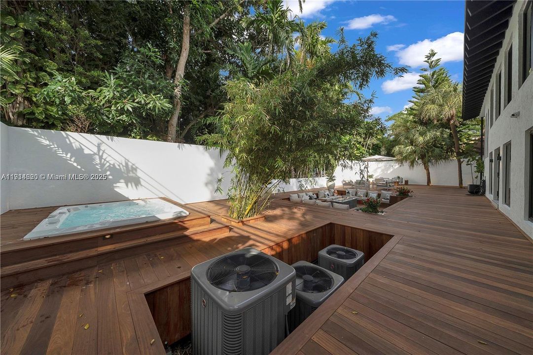 В аренду: $20,000 (3 спален, 3 ванн, 3910 Квадратных фут)