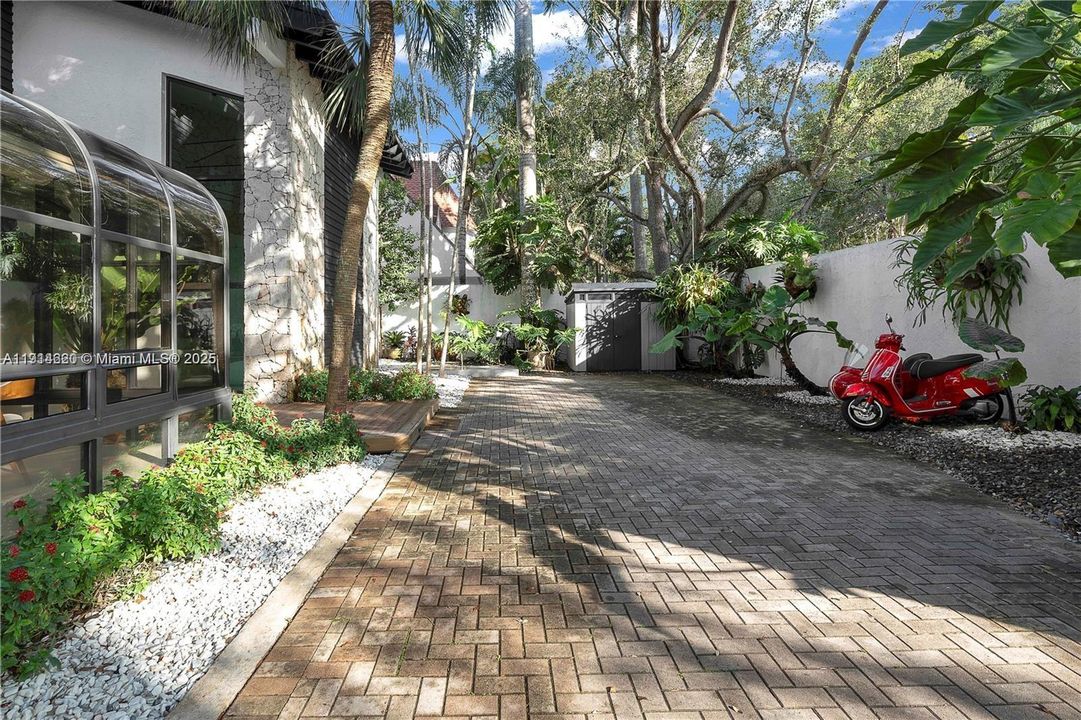 В аренду: $20,000 (3 спален, 3 ванн, 3910 Квадратных фут)