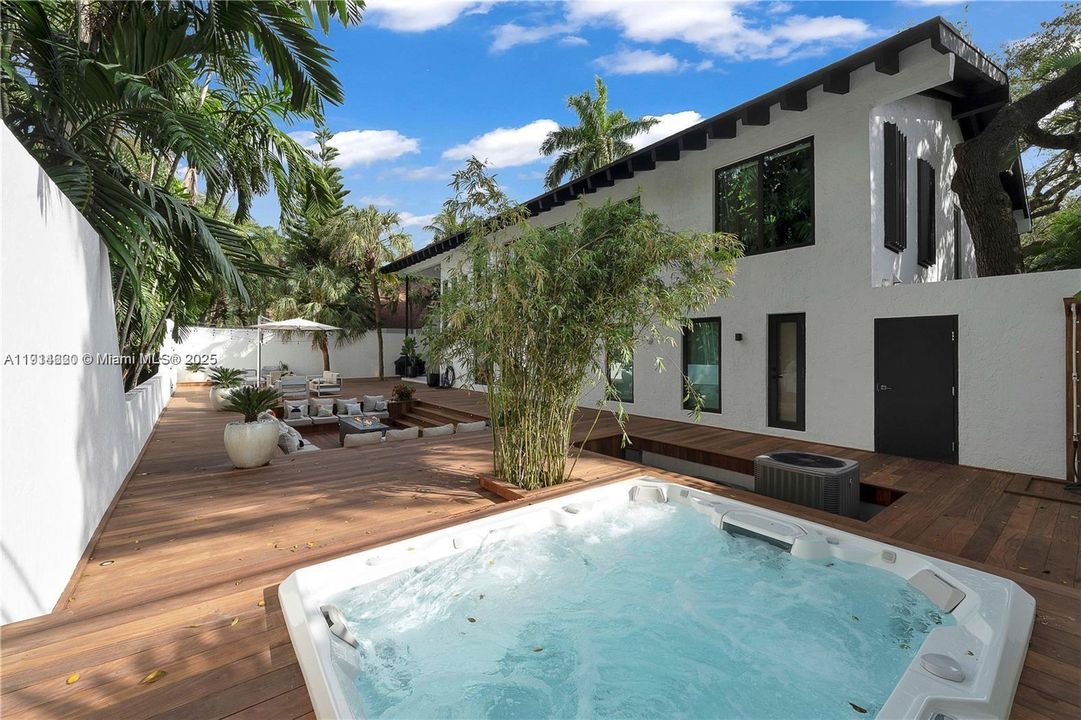 В аренду: $20,000 (3 спален, 3 ванн, 3910 Квадратных фут)