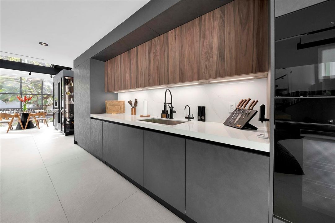 В аренду: $20,000 (3 спален, 3 ванн, 3910 Квадратных фут)