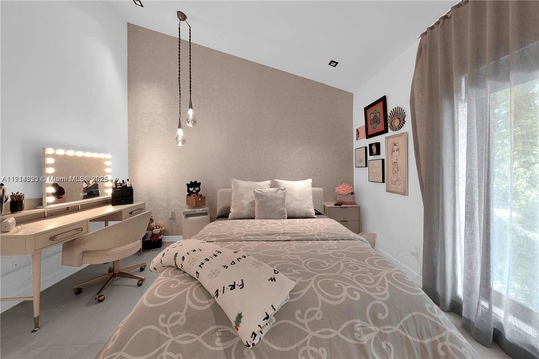 В аренду: $20,000 (3 спален, 3 ванн, 3910 Квадратных фут)