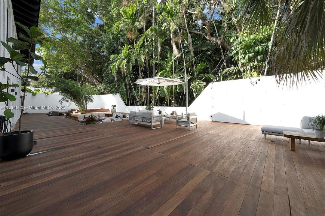 В аренду: $20,000 (3 спален, 3 ванн, 3910 Квадратных фут)