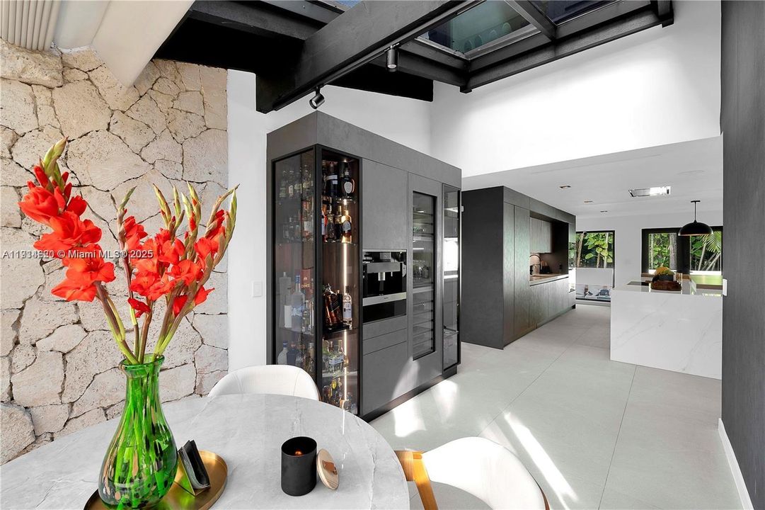 В аренду: $20,000 (3 спален, 3 ванн, 3910 Квадратных фут)