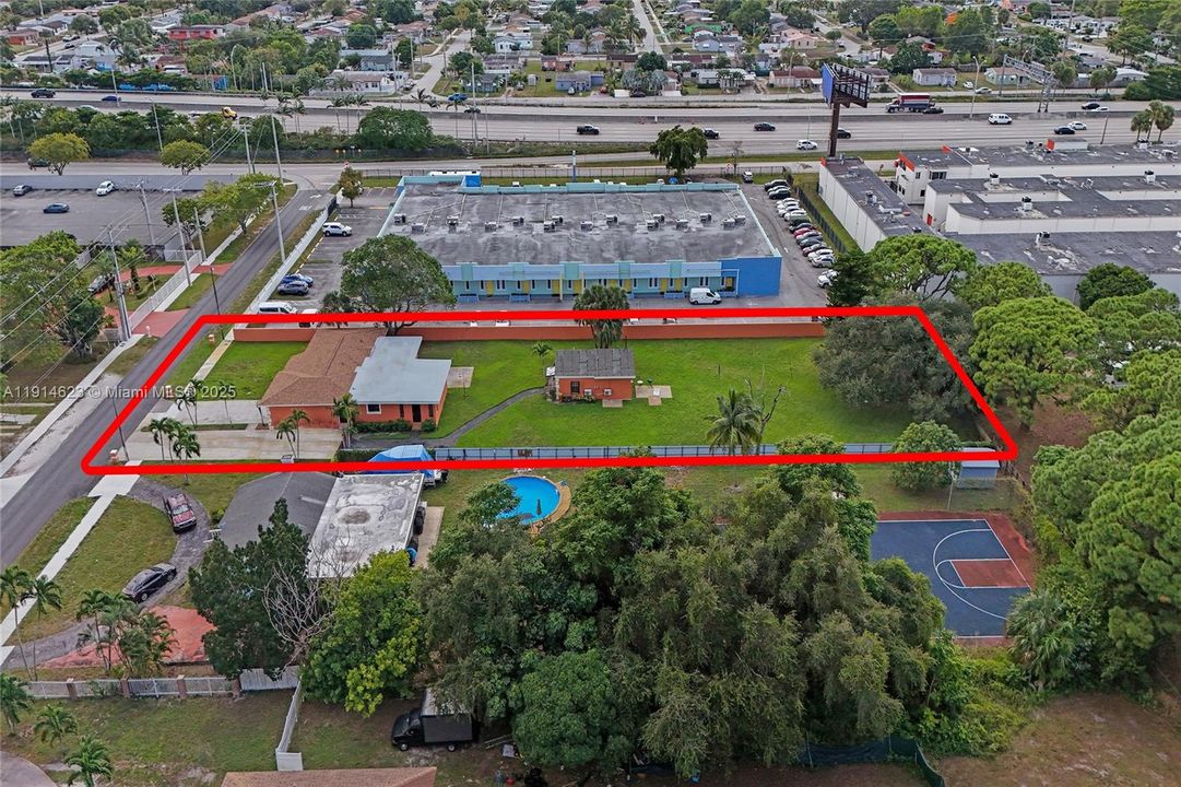 Под контрактом: $949,999 (0 спален, 0 ванн, 3230 Квадратных фут)