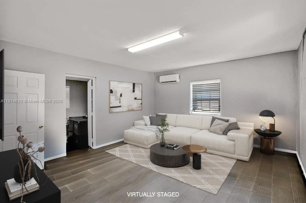 Unit 2 virtually staged