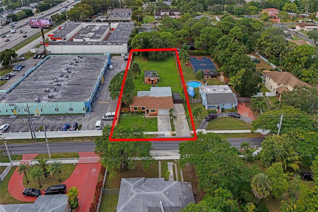 Под контрактом: $949,999 (0 спален, 0 ванн, 3230 Квадратных фут)