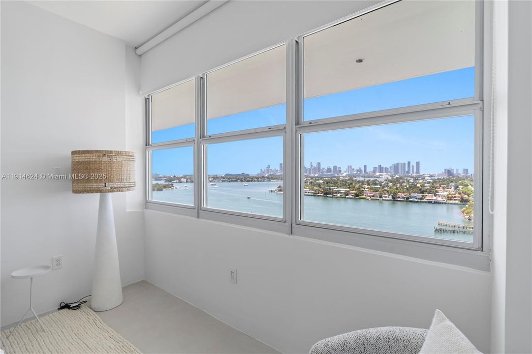 For Sale: $1,790,000 (2 beds, 2 baths, 1287 Square Feet)