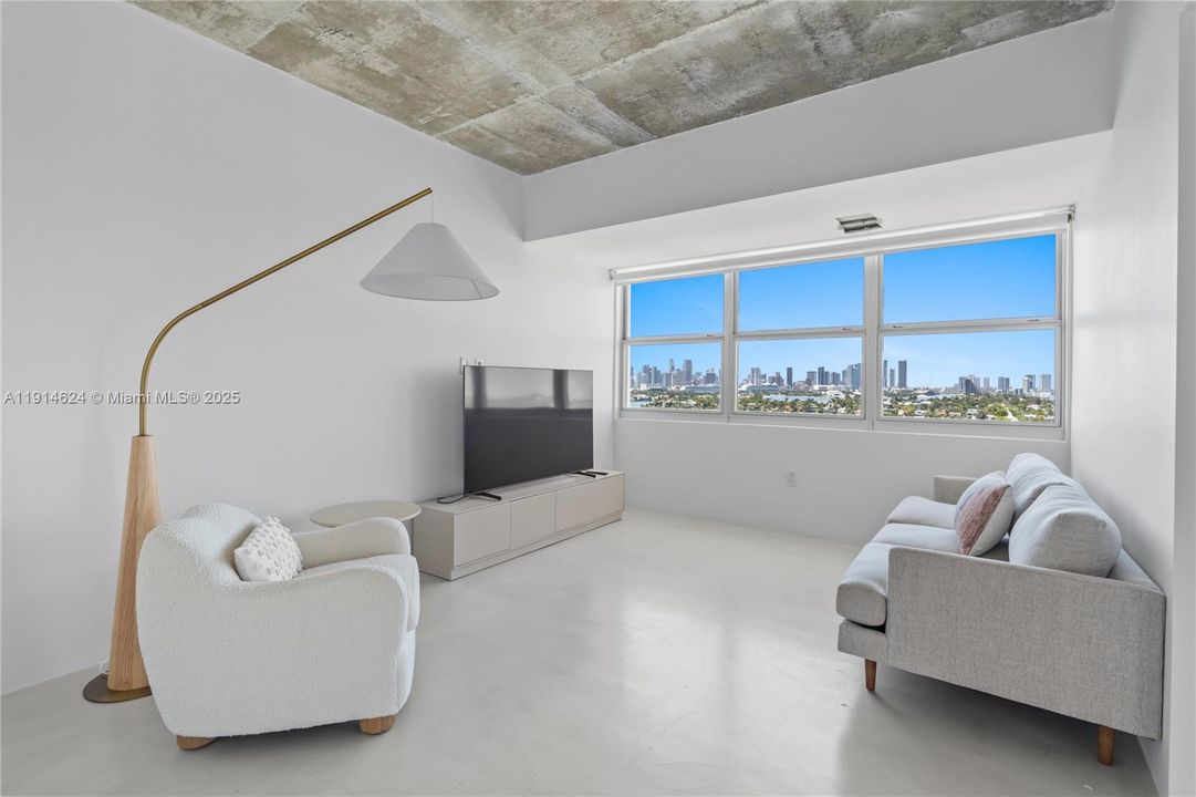 For Sale: $1,790,000 (2 beds, 2 baths, 1287 Square Feet)