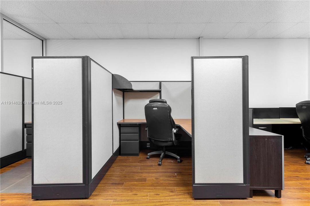 出租: $1,850 (0 贝兹, 0 浴室, 0 平方英尺)