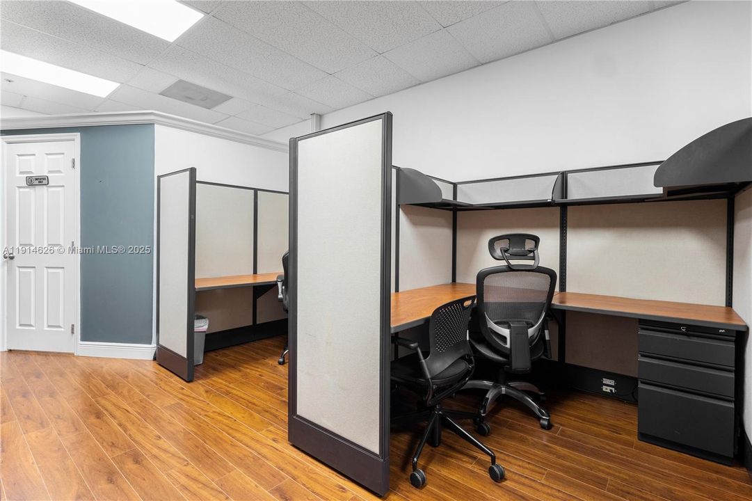 出租: $1,850 (0 贝兹, 0 浴室, 0 平方英尺)