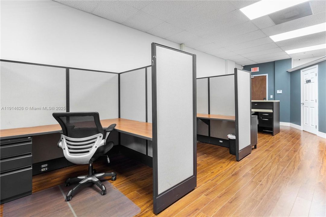 出租: $1,850 (0 贝兹, 0 浴室, 0 平方英尺)