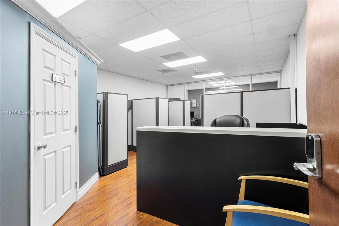 出租: $1,850 (0 贝兹, 0 浴室, 0 平方英尺)