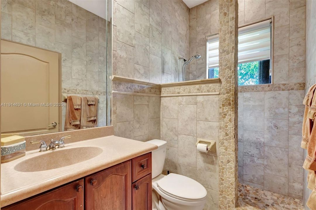 待售: $1,095,000 (4 贝兹, 4 浴室, 3528 平方英尺)