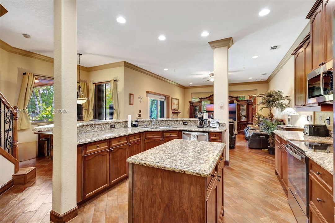 待售: $1,095,000 (4 贝兹, 4 浴室, 3528 平方英尺)