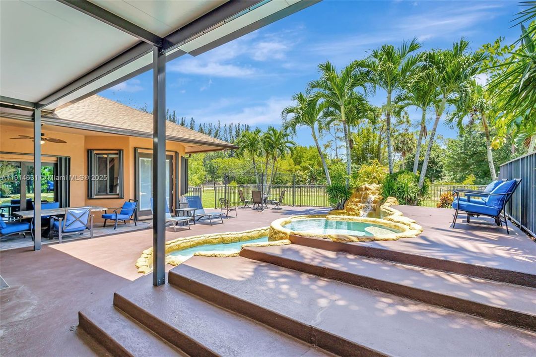 待售: $1,095,000 (4 贝兹, 4 浴室, 3528 平方英尺)