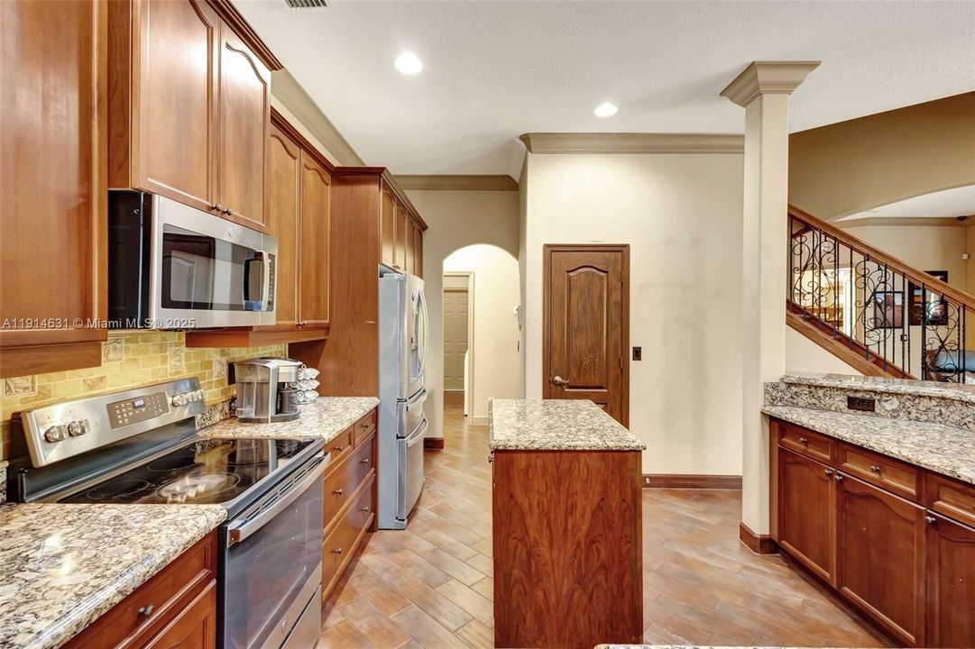 待售: $1,095,000 (4 贝兹, 4 浴室, 3528 平方英尺)