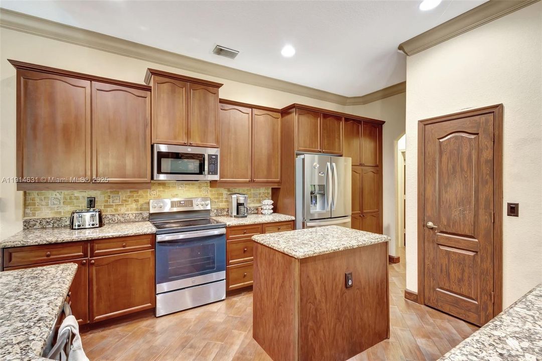 待售: $1,095,000 (4 贝兹, 4 浴室, 3528 平方英尺)