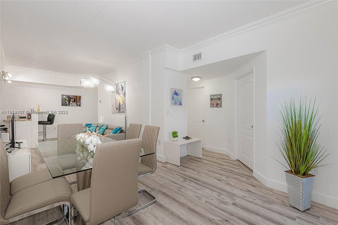 En Venta: $365,000 (3 camas, 2 baños, 1220 Pies cuadrados)