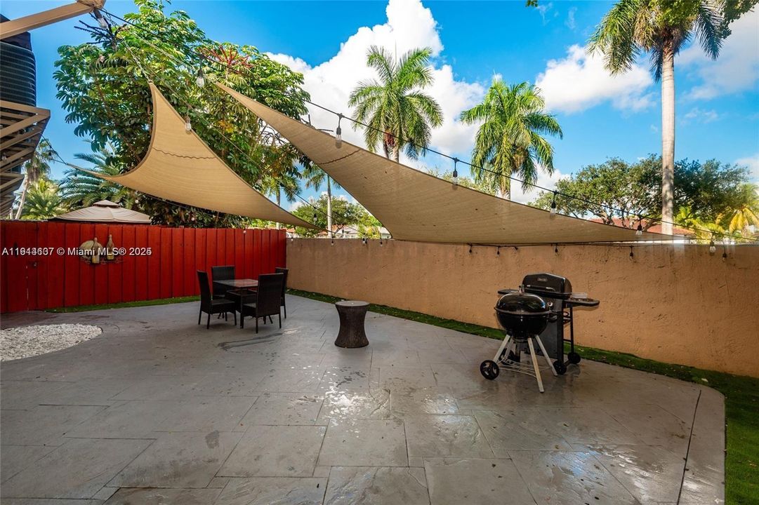 En Venta: $365,000 (3 camas, 2 baños, 1220 Pies cuadrados)