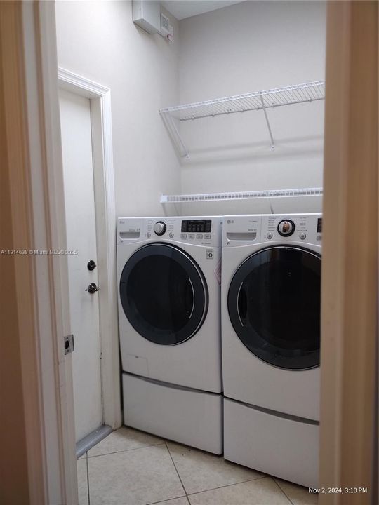 Недавно арендовано: $3,500 (3 спален, 2 ванн, 1892 Квадратных фут)