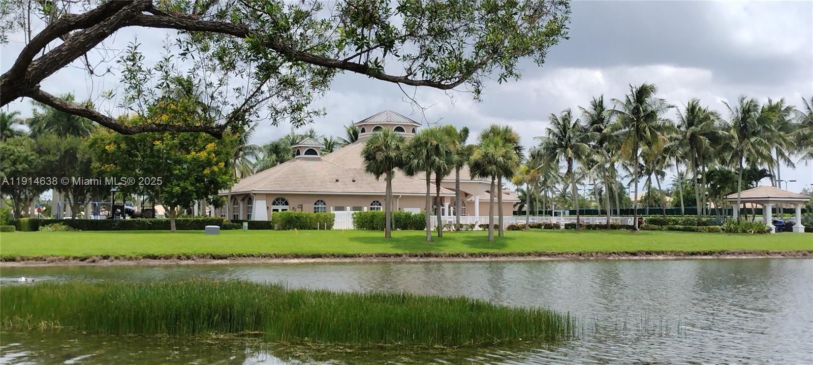 Недавно арендовано: $3,500 (3 спален, 2 ванн, 1892 Квадратных фут)